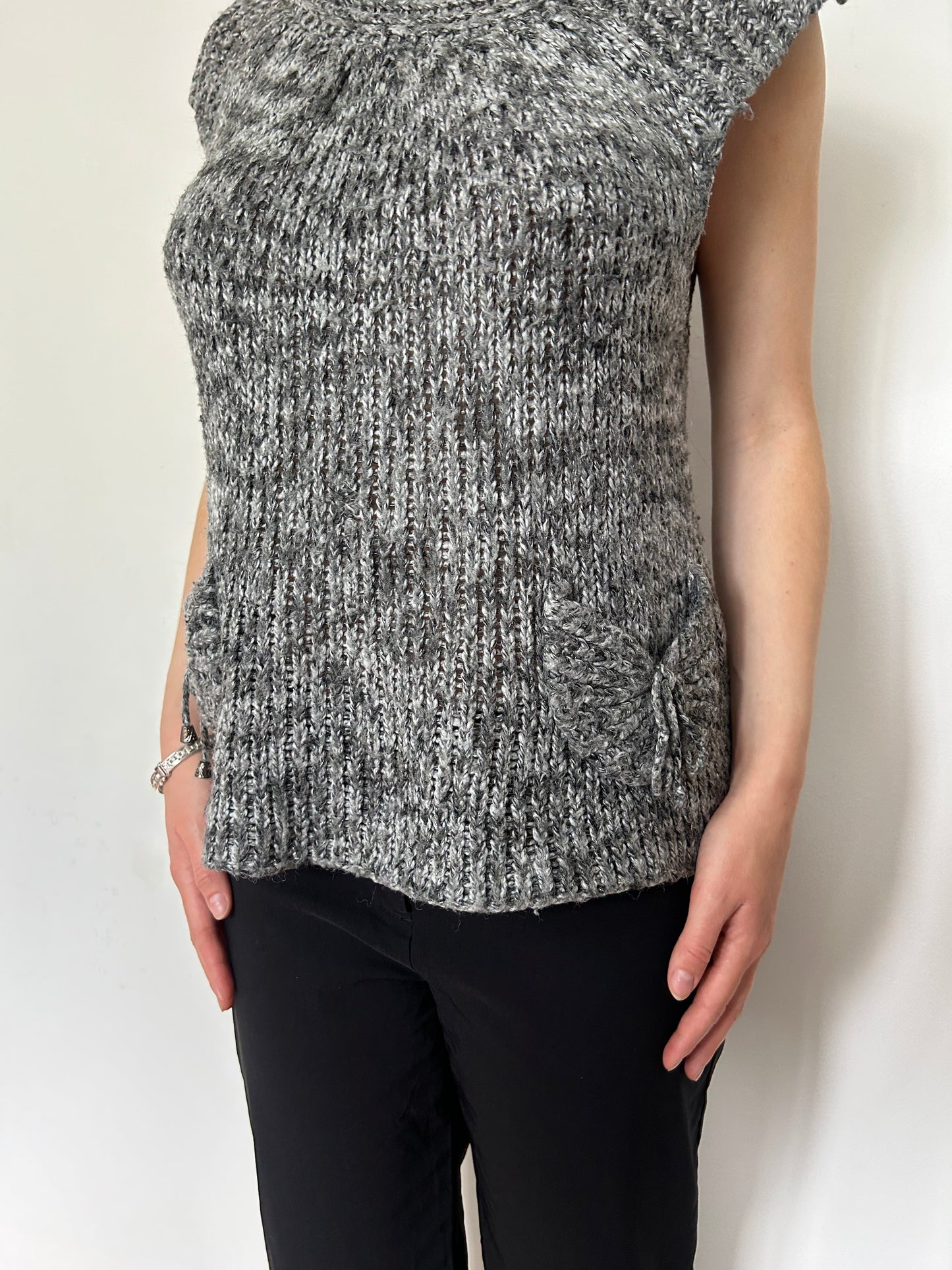 Grey big button pocket short sleeved jumper (size 10/12)